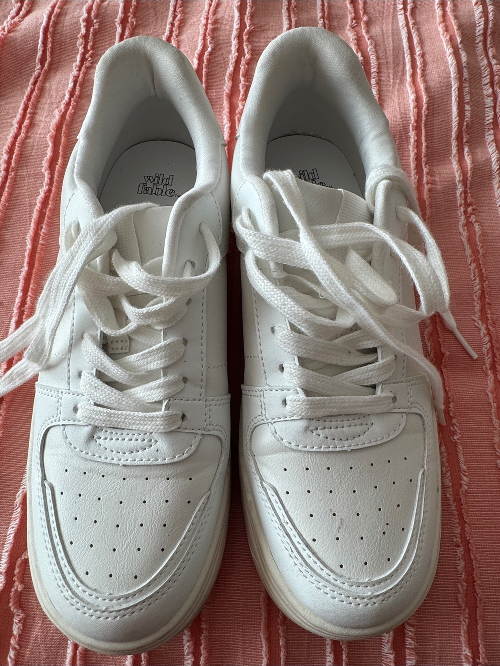 wild fable White Low-Top Lace-Up Sneakers